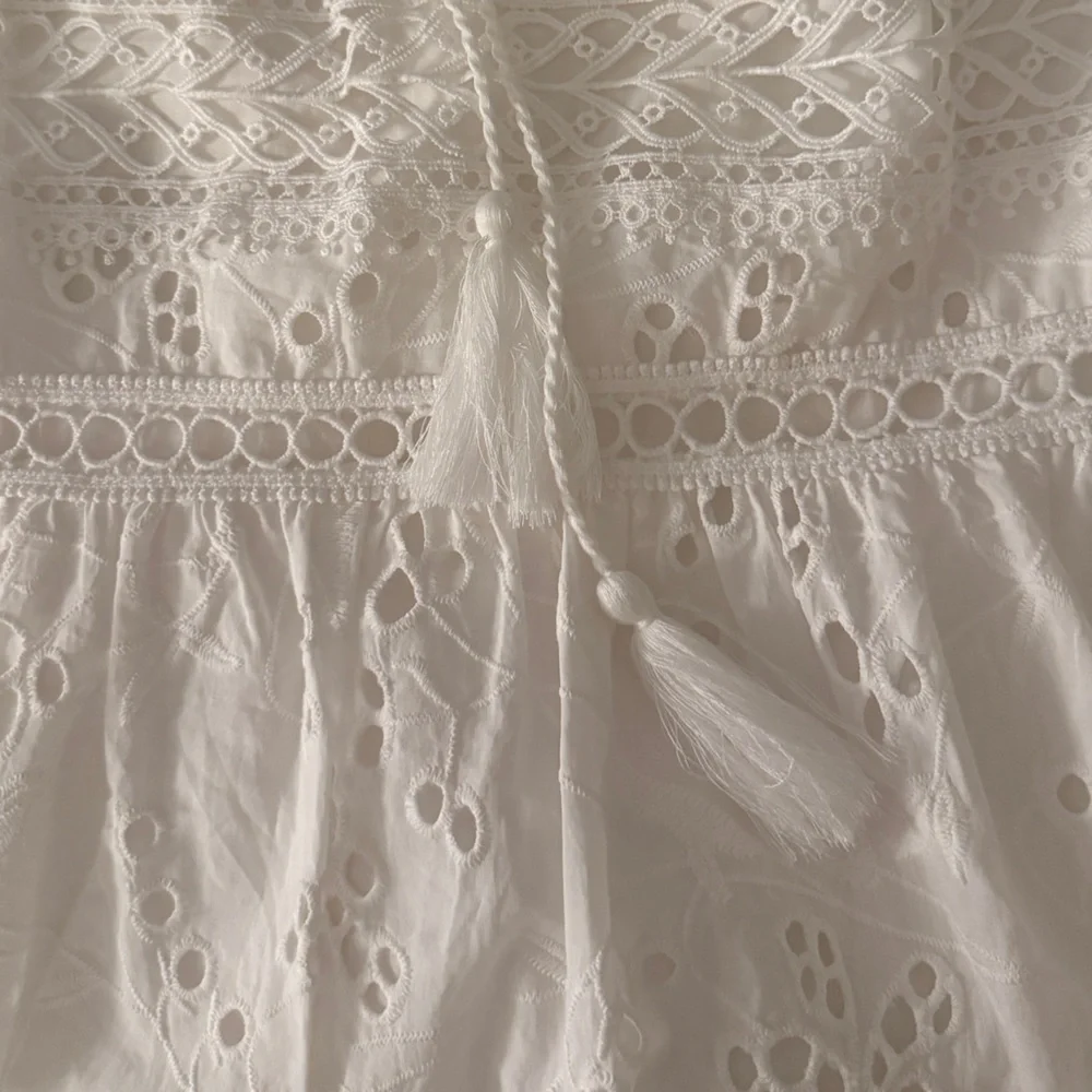 Elegant White Eyelet Skirt - Picture 5 of 6